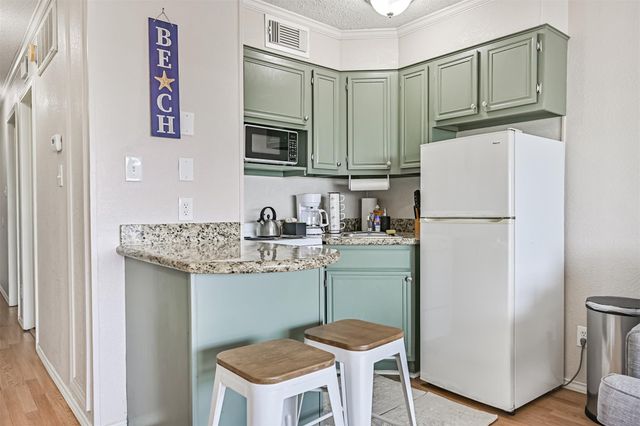 6102 Seawall Boulevard 217, Galveston, TX 77551