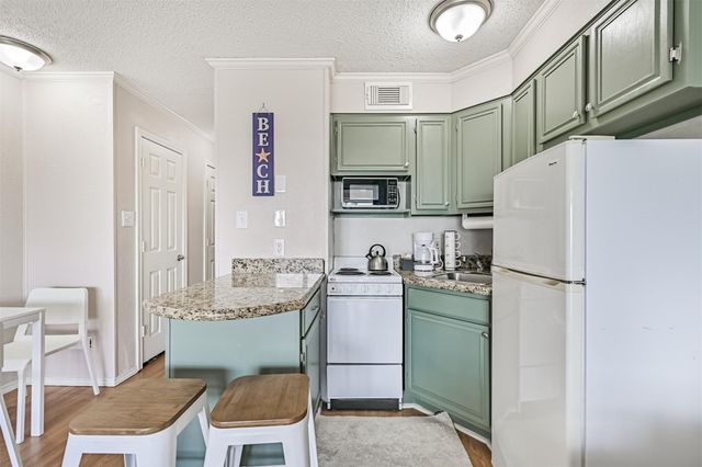6102 Seawall Boulevard 217, Galveston, TX 77551