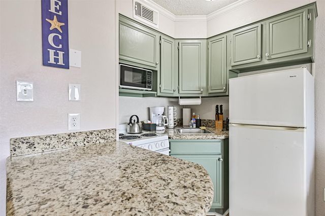 6102 Seawall Boulevard 217, Galveston, TX 77551