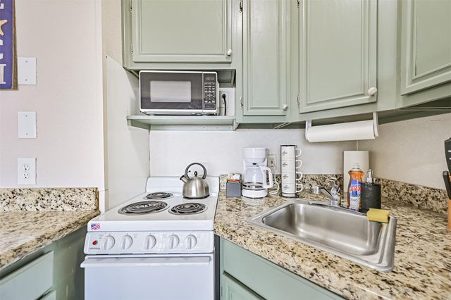 6102 Seawall Boulevard 217, Galveston, TX 77551