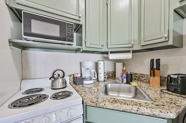 6102 Seawall Boulevard 217, Galveston, TX 77551