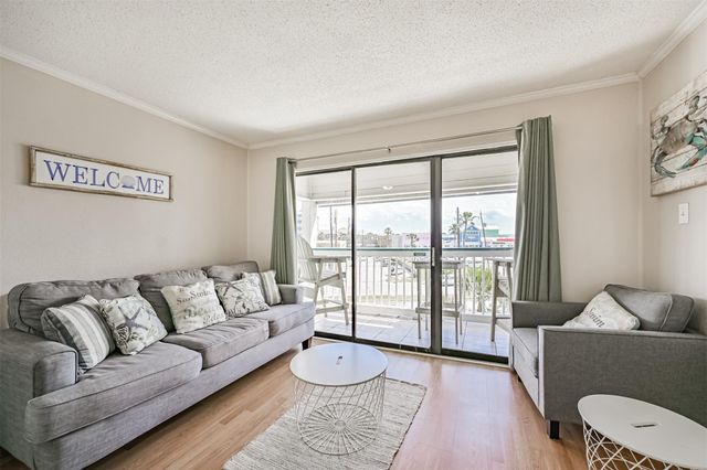 6102 Seawall Boulevard 217, Galveston, TX 77551