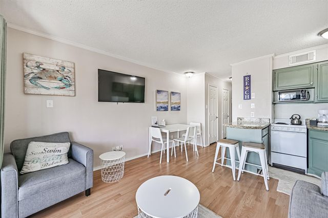 6102 Seawall Boulevard 217, Galveston, TX 77551