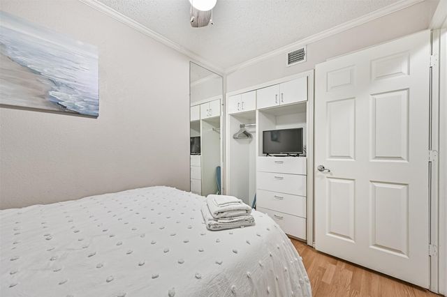 6102 Seawall Boulevard 217, Galveston, TX 77551