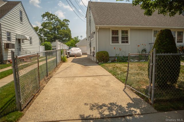 28 Harrison Avenue, Freeport, NY 11520