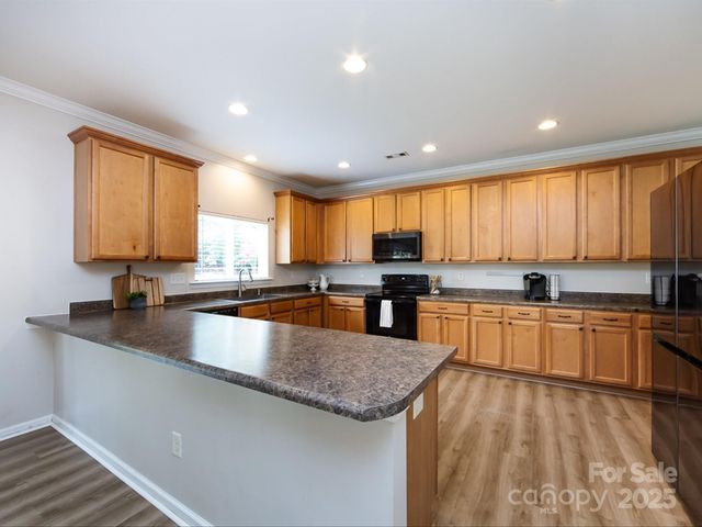 9033 Seamill Road, Charlotte, NC 28278