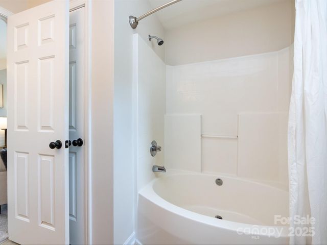 9033 Seamill Road, Charlotte, NC 28278