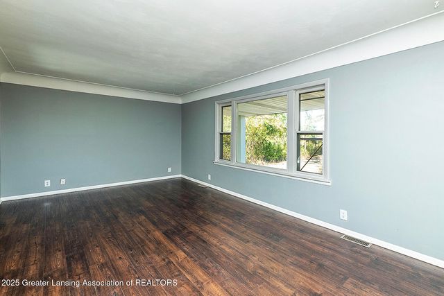 4939 W Columbia Road, Mason, MI 48854