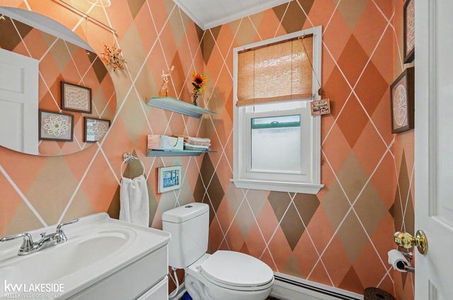 21806 Harper Lake Avenue, St Clair Shores, MI 48080