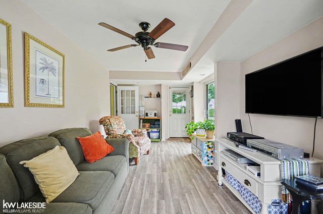 21806 Harper Lake Avenue, St Clair Shores, MI 48080