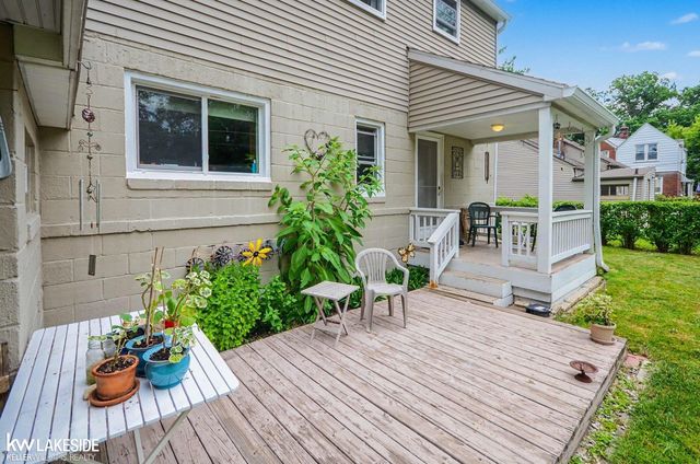 21806 Harper Lake Avenue, St Clair Shores, MI 48080
