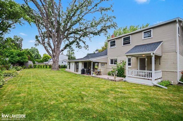 21806 Harper Lake Avenue, St Clair Shores, MI 48080