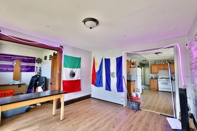 102 N Bassett - 502 W Mifflin Street, Madison, WI 53703