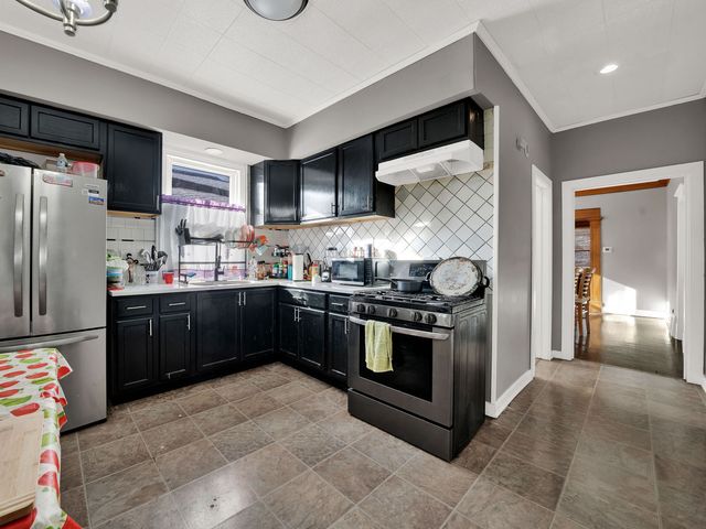 6333 S Whipple Street, Chicago, IL 60629