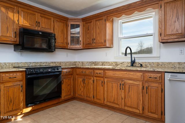 134 Nikki Circle, Church Hill, TN 37642