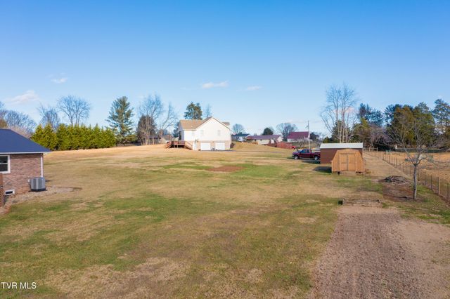 134 Nikki Circle, Church Hill, TN 37642