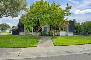 54 Greenway Cir, Sacramento, CA 95831