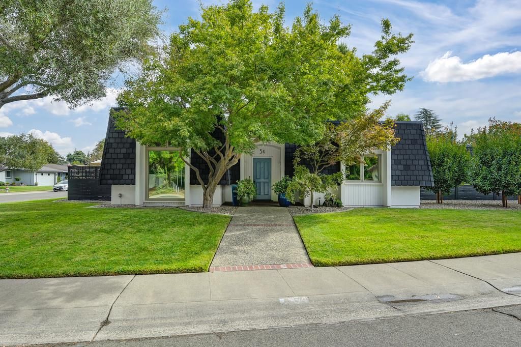 54 Greenway Cir, Sacramento, CA 95831