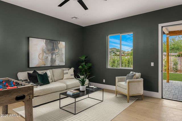 4314 E GLENROSA Avenue, Phoenix, AZ 85018