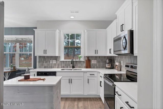 138 Warren Lake Road, Aberdeen, NC 28315