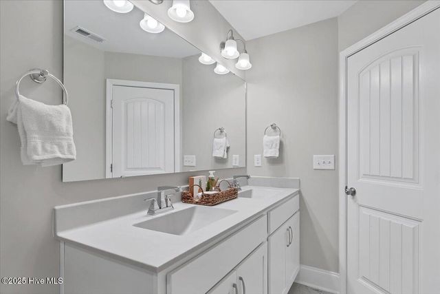 138 Warren Lake Road, Aberdeen, NC 28315