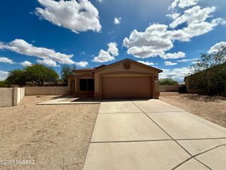 8149 S Sunny River Place, Tucson, AZ 85747