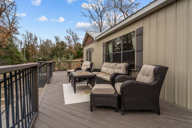 5519 County Road 327, Buffalo, TX 75831