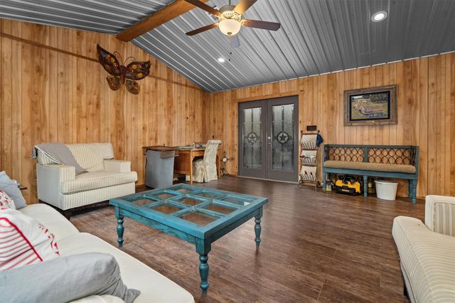 5519 County Road 327, Buffalo, TX 75831