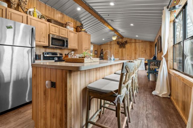 5519 County Road 327, Buffalo, TX 75831