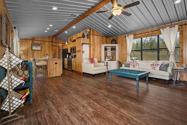 5519 County Road 327, Buffalo, TX 75831