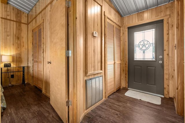 5519 County Road 327, Buffalo, TX 75831