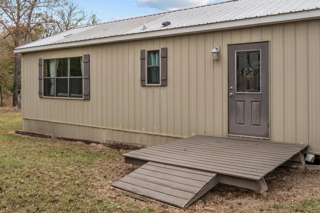 5519 County Road 327, Buffalo, TX 75831