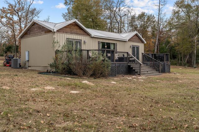 5519 County Road 327, Buffalo, TX 75831