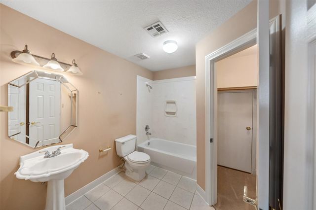 10 Cordova Court, Montgomery, TX 77356