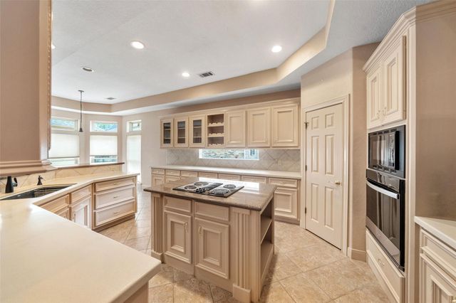 10 Cordova Court, Montgomery, TX 77356
