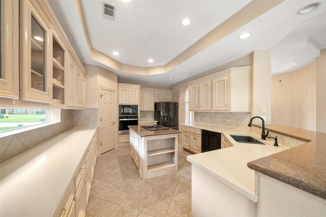 10 Cordova Court, Montgomery, TX 77356