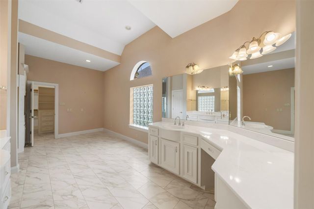 10 Cordova Court, Montgomery, TX 77356