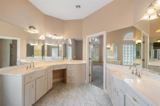 10 Cordova Court, Montgomery, TX 77356