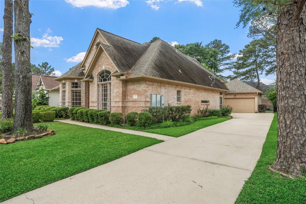 10 Cordova Court, Montgomery, TX 77356