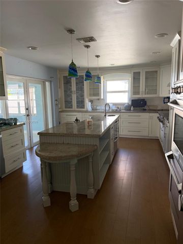 1220 SW 103rd Ct, Miami, FL 33174