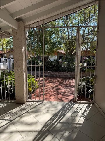 1220 SW 103rd Ct, Miami, FL 33174