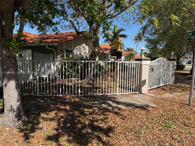 1220 SW 103rd Ct, Miami, FL 33174