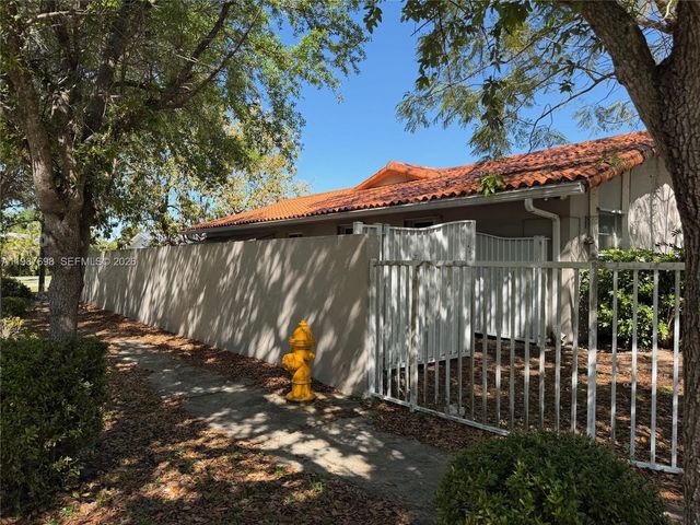 1220 SW 103rd Ct, Miami, FL 33174