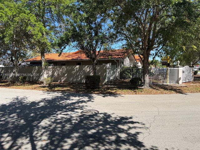 1220 SW 103rd Ct, Miami, FL 33174