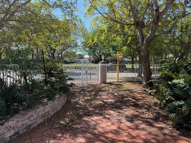 1220 SW 103rd Ct, Miami, FL 33174