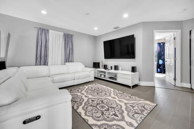 1231 Hayes Street, Hollywood, FL 33019