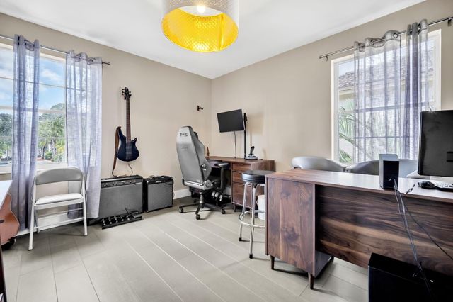 1231 Hayes Street, Hollywood, FL 33019