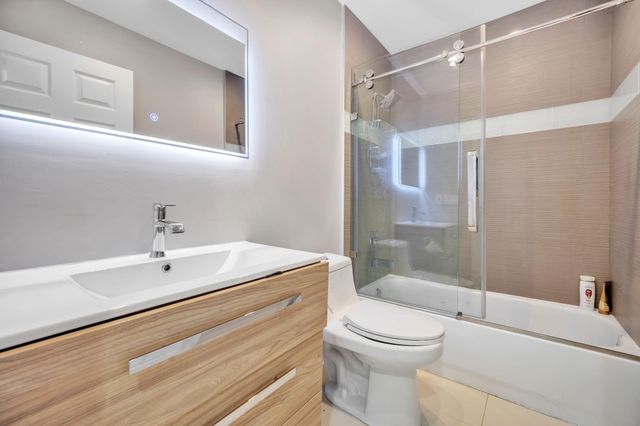 1231 Hayes Street, Hollywood, FL 33019