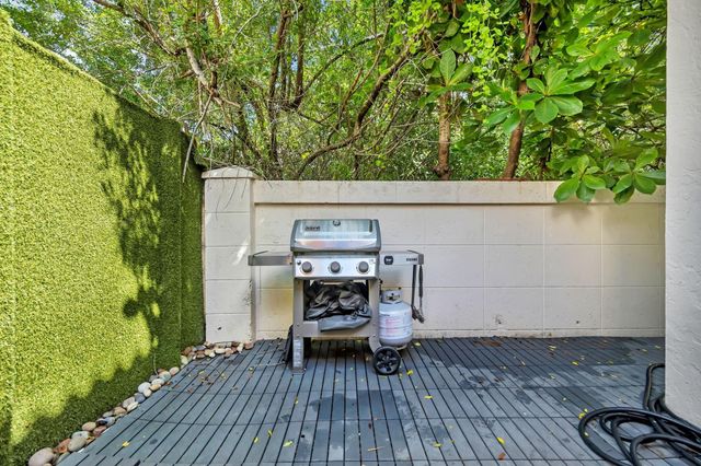 1231 Hayes Street, Hollywood, FL 33019