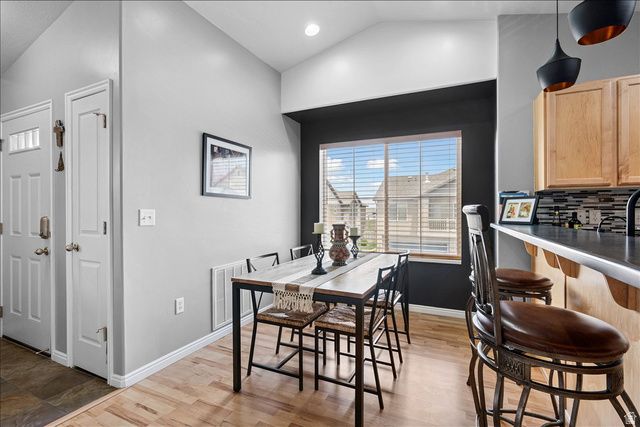 1049 ALLINGTON DR, North Salt Lake, UT 84054